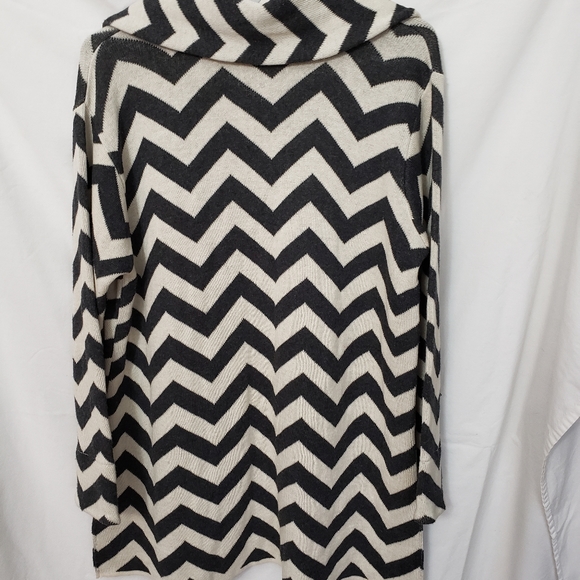 Margaret Winters cardigan - Picture 4 of 5